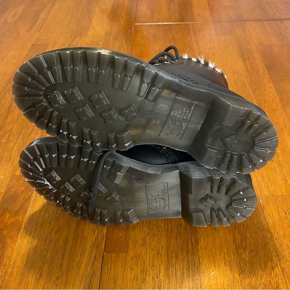 Dr. Martens 1460 8-Eye Serena Boot - Black / Zebra *NWT* - Picture 10 of 10